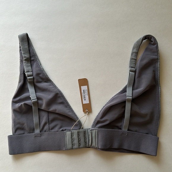 SKIMS // cotton plunge bra - Picture 3 of 4
